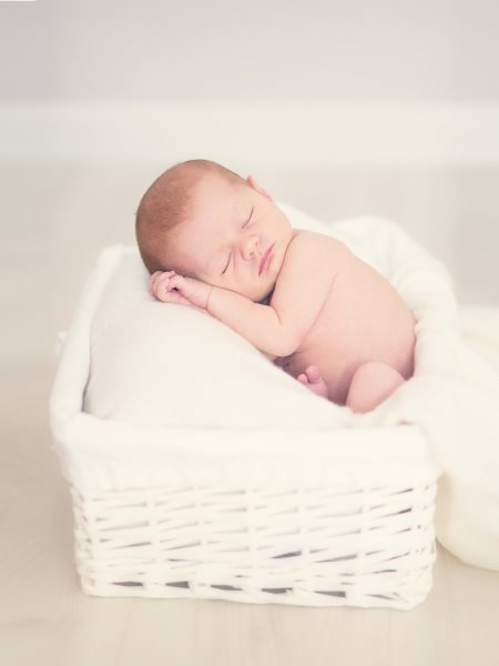 宝宝睡觉喘气声音很大是怎么回事 可能是扁桃体异常